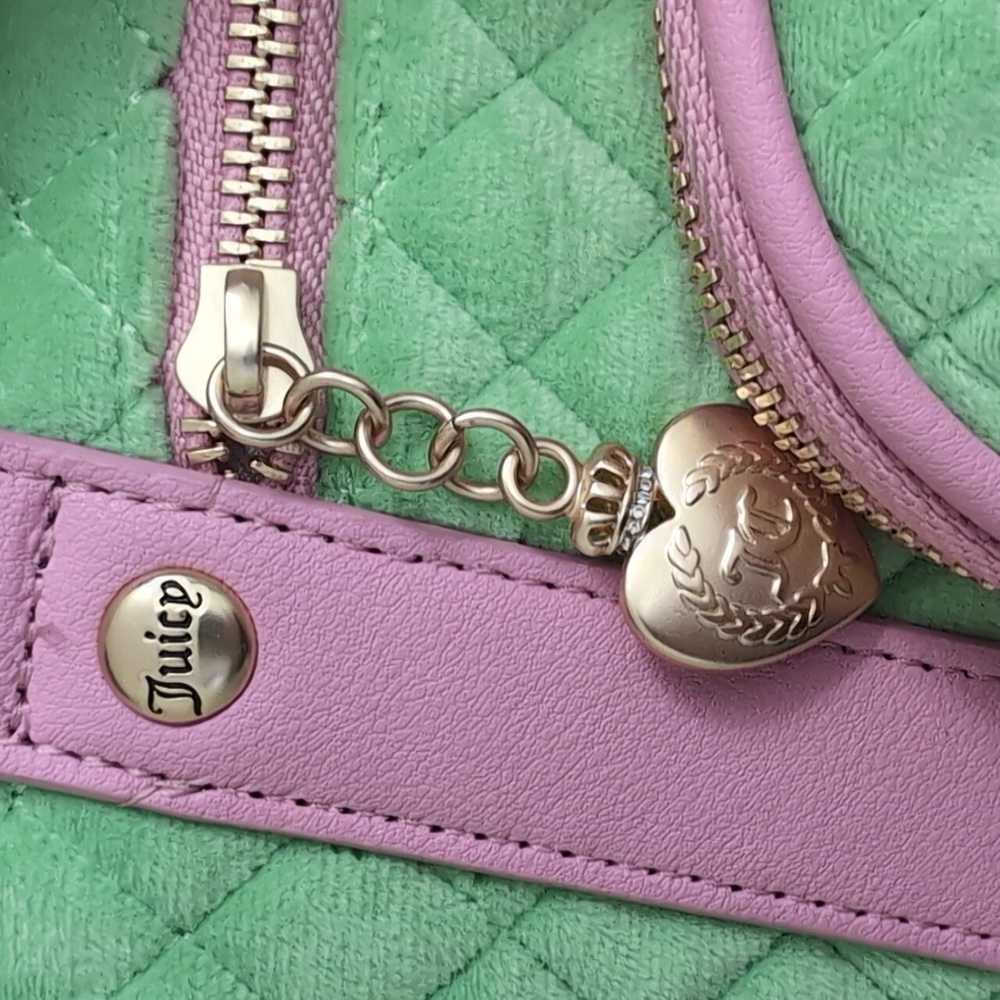 โSOLDโJuicy Couture Quilted Tale Weekender Tote, XL Bag w/ Crossbody Strap - Picture 7 of 17